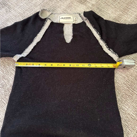 Claeson split neck sweatshirt. Loose fit. Size xs - Picture 4 of 5